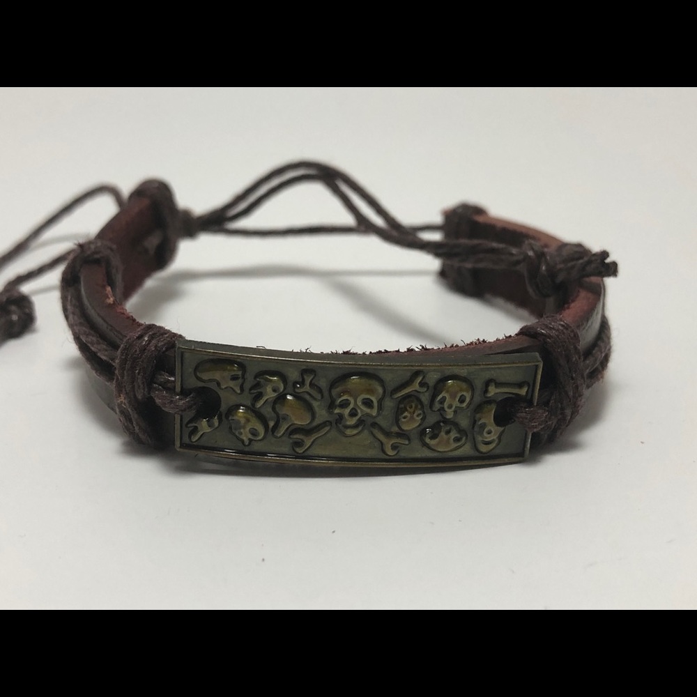 💀 skull leather bracelet
